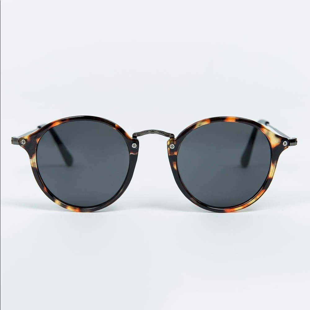 BNWT Princess Polly Clueso Sunglasses